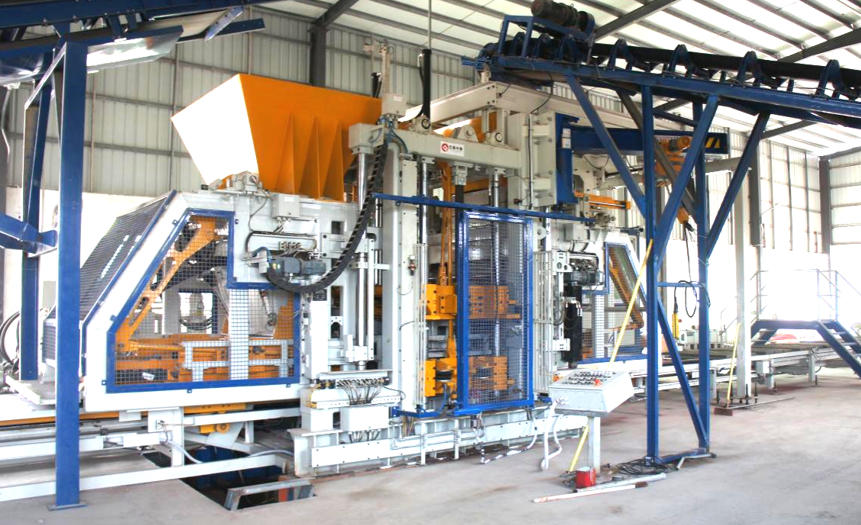 Kvangongas ķieģeļu mašīnas atstāj savu zīmi Dienvidķīnijā — bruģēšanas ķieģeļus un rombveida ķieģeļus apstrādā viena iekārta